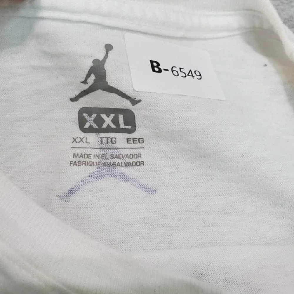 Air Jordan Men Shirt 2XL White Out Here For‎ Days Camping Graphic Short Sleeve